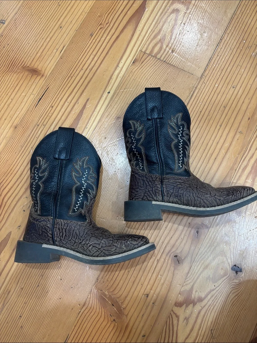 Youth Smoky mountain Cowboy Boots in Brown and Black 11